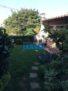 Sobrado com 5 Quartos à venda, 700m² no Jardim Everest, São Paulo