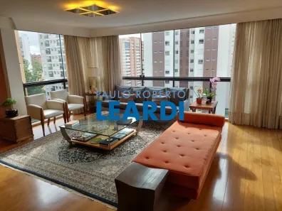 Apartamento com 3 Quartos à venda, 250m² no Vila Suzana, São Paulo