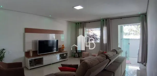 Casa com 4 Quartos à venda, 310m² no Laranjeiras, Uberlândia