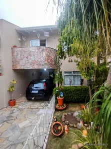 Sobrado com 3 Quartos à venda, 180m² no Campina do Siqueira, Curitiba