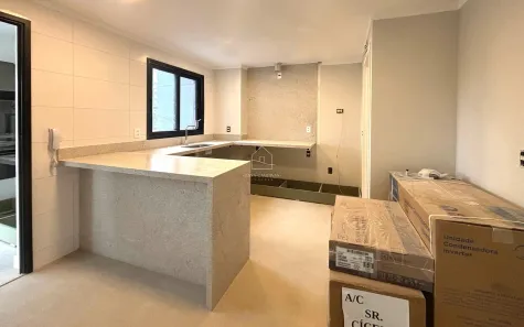 Apartamento com 3 Quartos para alugar, 189m² no Cambuí, Campinas