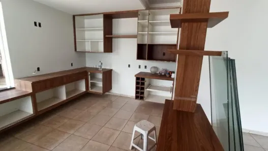 Imóvel Comercial com 8 Quartos para alugar, 600m² no Umuarama, Uberlândia
