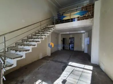 Casa com 3 Quartos à venda, 220m² no Vila Marumby, Maringá