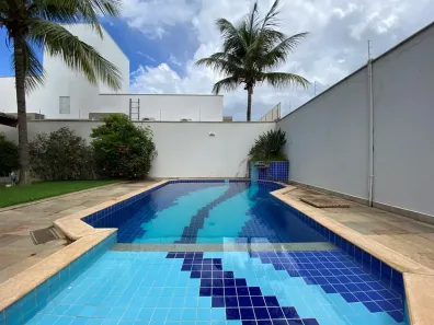 Casa com 3 Quartos à venda, 282m² no Jardim Karaíba, Uberlândia