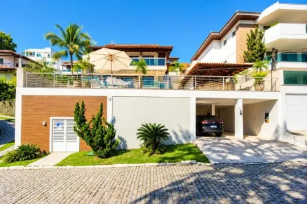 Casa com 4 Quartos à venda, 450m² no Camboinhas, Niterói