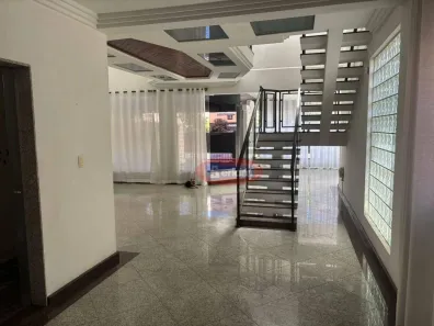 Casa com 3 Quartos à venda, 330m² no Ponta da Praia, Santos