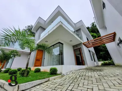 Sobrado com 4 Quartos à venda, 166m² no Maresias, São Sebastião