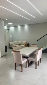 Sobrado com 2 Quartos à venda, 168m² no Loteamento Villa Branca, Jacareí