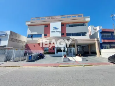 Apartamento com 2 Quartos para alugar, 67m² no Barreiros, São José