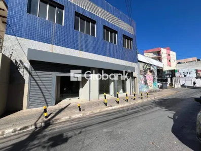 Sala Comercial para alugar, 63m² no Centro, Montes Claros