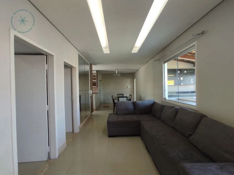 Casa com 3 quartos — Santa Mônica, Belo Horizonte