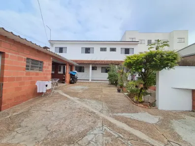 Casa com 3 Quartos à venda, 217m² no Parque Novo Mundo, Americana