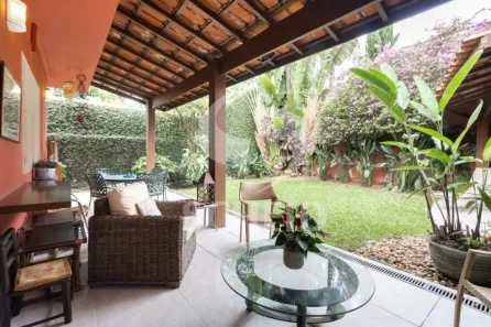 Casa com 3 Quartos à venda, 300m² no Jardim Leonor, São Paulo