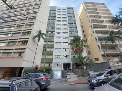 Apartamento com 2 Quartos para alugar, 80m² no Centro, Juiz de Fora