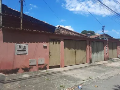 Casa com 9 Quartos à venda, 338m² no Setor Norte Ferroviário, Goiânia