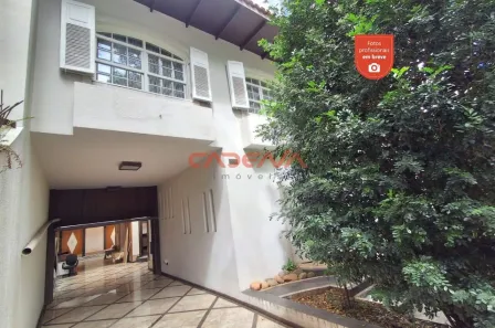 Casa com 3 Quartos para alugar, 303m² no Água Verde, Curitiba