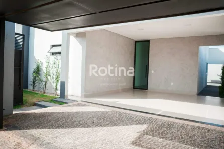 Casa com 3 Quartos à venda, 132m² no Laranjeiras, Uberlândia