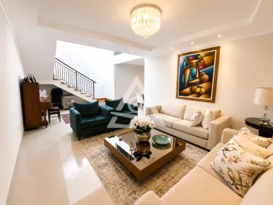 Casa com 3 Quartos à venda, 384m² no Vila Nogueira, Campinas