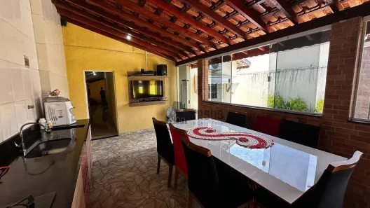 Casa com 2 Quartos à venda, 210m² no Conjunto Habitacional Terra dos Ipês I (Sul), Pindamonhangaba