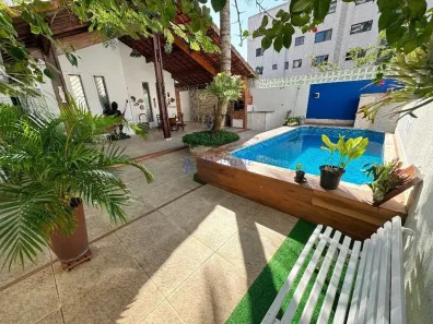Sobrado com 4 Quartos à venda, 203m² no Aviação, Praia Grande