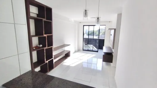 Apartamento com 2 Quartos para alugar, 51m² no Mangabeiras, Maceió