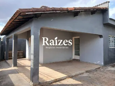 Imóvel Comercial com 3 Quartos à venda, 107m² no Santa Mônica, Uberlândia