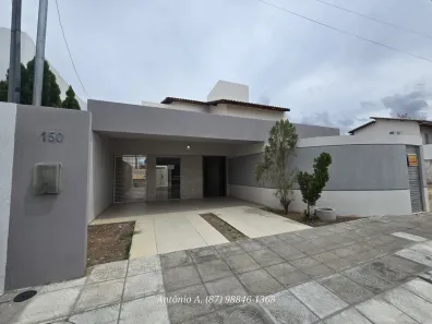 Casa de Condomínio com 3 Quartos à venda, 200m² no Centro, Petrolina