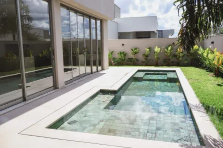 Casa de Condomínio com 3 Quartos à venda, 330m² no Jardim Sul, Uberlândia