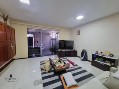 Casa com 3 Quartos à venda, 300m² no Mirandópolis, São Paulo