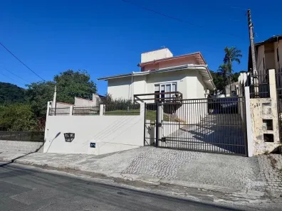 Casa com 5 Quartos à venda, 280m² no Glória, Joinville