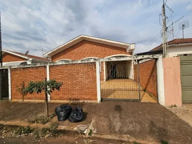 Casa com 3 Quartos à venda, 200m² no Jardim Cristo Rei (Vila Xavier), Araraquara