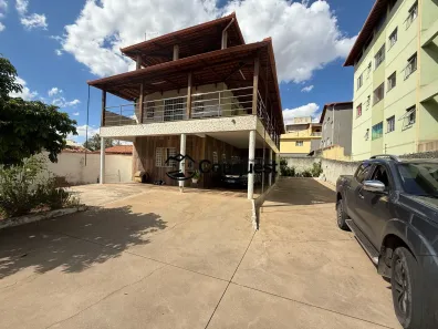 Casa com 3 Quartos à venda, 310m² no Jardim Riacho das Pedras, Contagem
