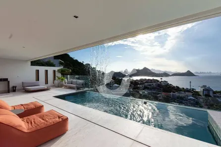 Casa de Condomínio com 4 Quartos à venda, 750m² no Charitas, Niterói
