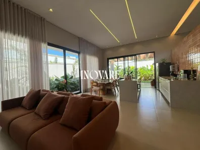 Casa de Condomínio com 3 Quartos à venda, 230m² no Granja Marileusa, Uberlândia