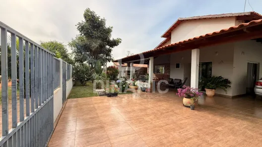 Fazenda/Sítio com 4 Quartos à venda, 220m² no Centro, Guapó