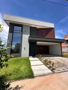 Casa de Condomínio com 4 Quartos à venda, 210m² no Ribeirão do Lipa, Cuiabá