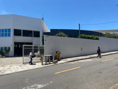 Prédio Residencial para alugar, 330m² no Cézar de Souza, Mogi das Cruzes