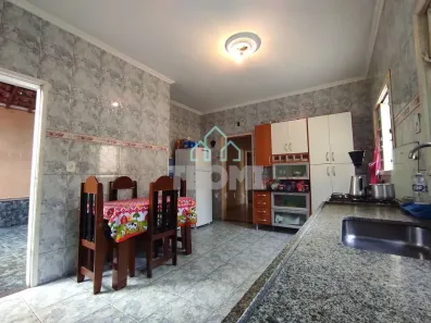 Casa com 3 Quartos à venda, 180m² no Parque Piratininga, Taubaté