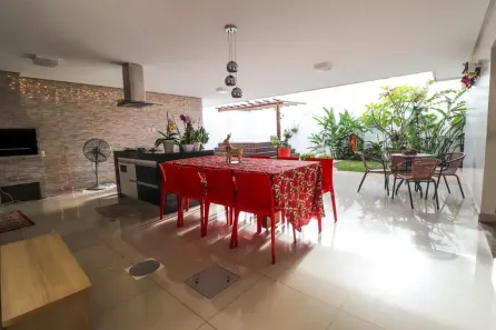 Casa com 4 Quartos à venda, 476m² no Jardim América, Goiânia