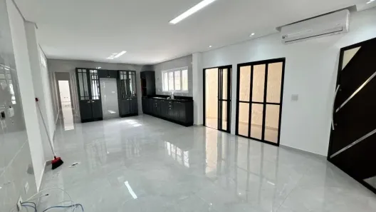 Casa com 5 Quartos à venda, 260m² no Guilhermina, Praia Grande