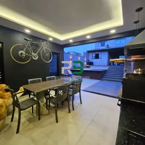 Sobrado com 3 Quartos à venda, 200m² no Terras de Santana, Londrina