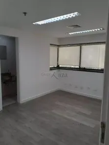 Prédio Comercial para alugar, 90m² no Vila Olímpia, São Paulo
