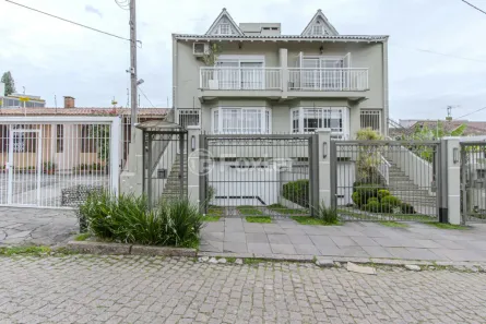 Casa com 3 Quartos à venda, 385m² no Chácara das Pedras, Porto Alegre