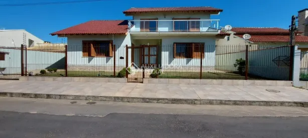 Sobrado com 4 Quartos à venda, 333m² no Colina, Guaíba