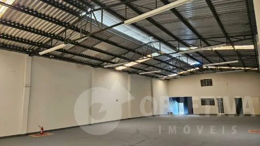 Galpão/Depósito/Armazém para alugar, 395m² no Santa Mônica, Uberlândia