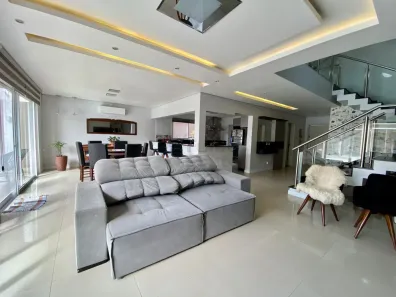Casa com 3 Quartos à venda, 277m² no Centro, Pelotas