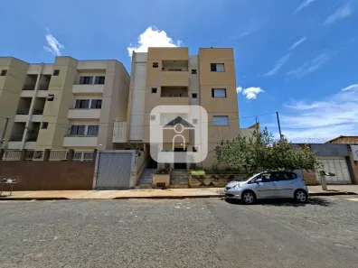 Apartamento com 3 Quartos para alugar, 130m² no Osvaldo Rezende, Uberlândia