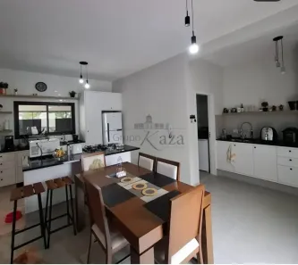 Casa com 3 Quartos à venda, 173m² no Loteamento Villa Branca, Jacareí