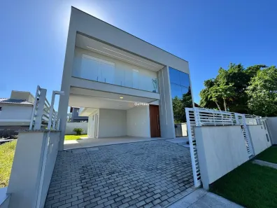 Casa com 3 Quartos à venda, 231m² no Campeche, Florianópolis