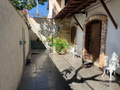 Casa com 5 Quartos à venda, 400m² no Padre Eustáquio, Belo Horizonte
